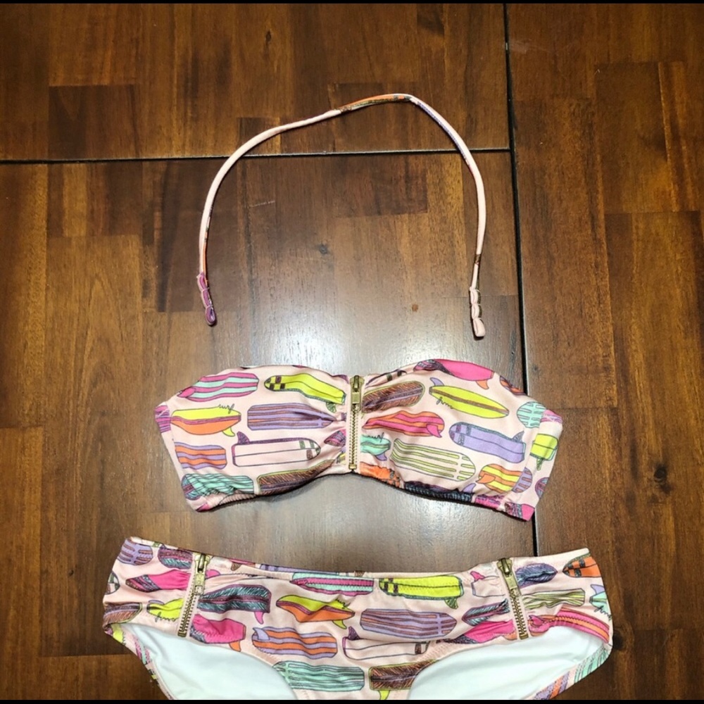 Victoria Secret Beach Bum bathing suit - Picture 3 of 6